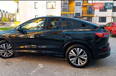 Внедорожник / Кроссовер Audi Q4 e-tron 2022 в 