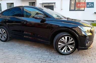 Внедорожник / Кроссовер Audi Q4 e-tron 2022 в 