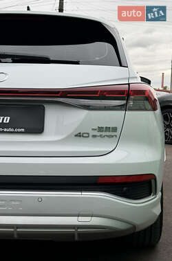 Внедорожник / Кроссовер Audi Q4 e-tron 2023 в 
