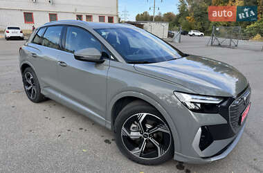 Позашляховик / Кросовер Audi Q4 e-tron 2024 в  фото 8 Позашляховик / Кросовер Audi Q4 e-tron 2024 в