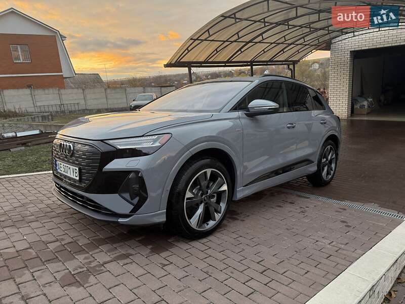Внедорожник / Кроссовер Audi Q4 e-tron 2024 в Днепре