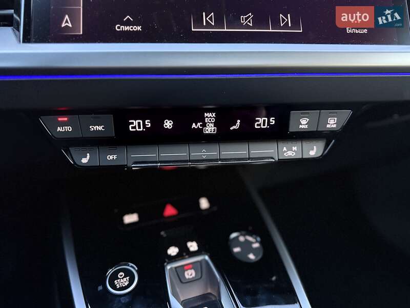 Позашляховик / Кросовер Audi Q4 e-tron 2024 в Львові