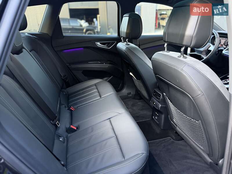 Позашляховик / Кросовер Audi Q4 e-tron 2024 в Львові