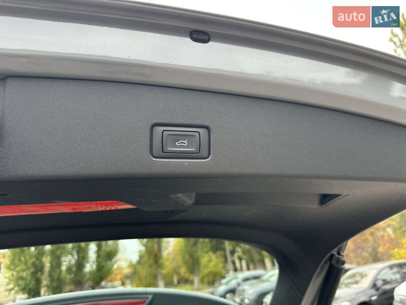 Позашляховик / Кросовер Audi Q4 e-tron 2021 в Києві фото 12 Позашляховик / Кросовер Audi Q4 e-tron 2021 в Києві