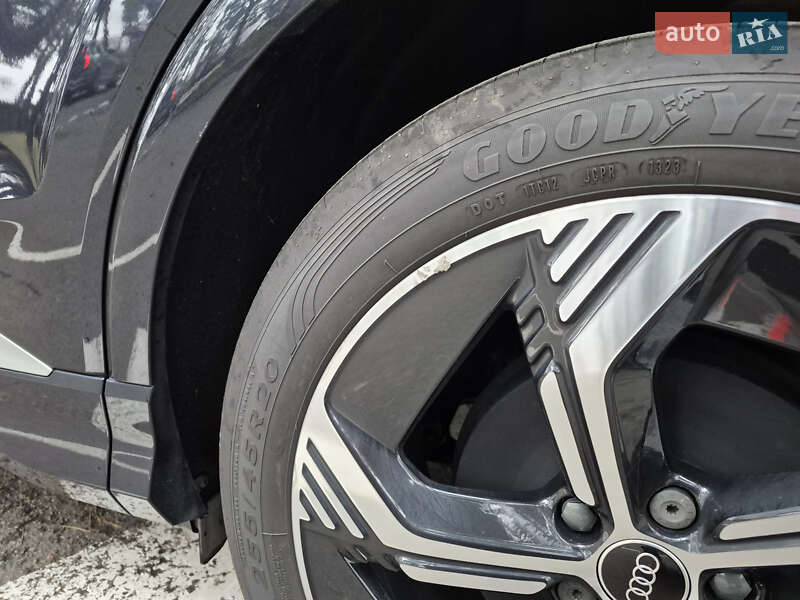 Позашляховик / Кросовер Audi Q4 e-tron 2024 в Шевченкове