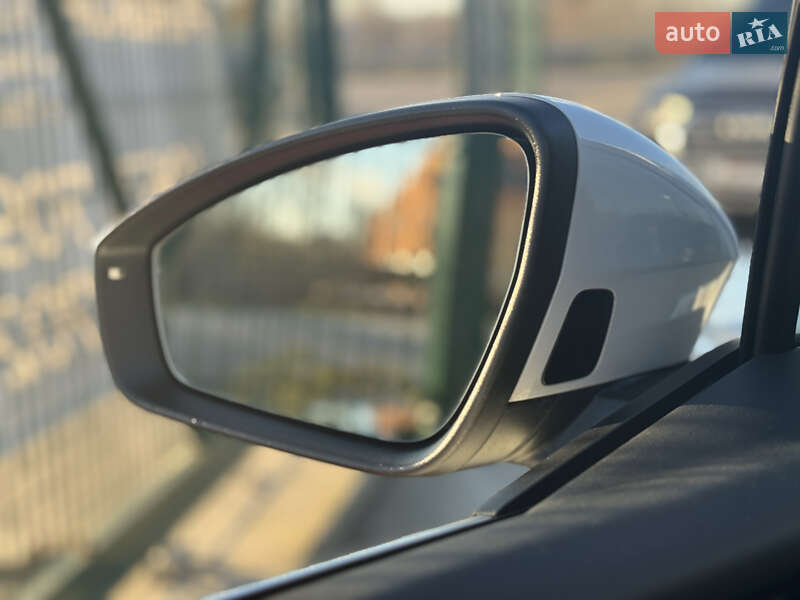 Внедорожник / Кроссовер Audi Q4 e-tron 2023 в Киеве