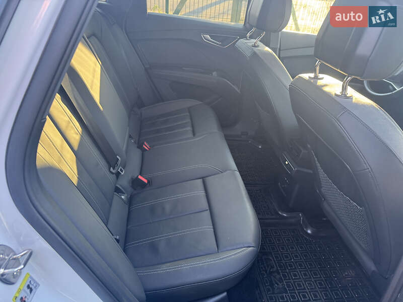 Внедорожник / Кроссовер Audi Q4 e-tron 2023 в Киеве