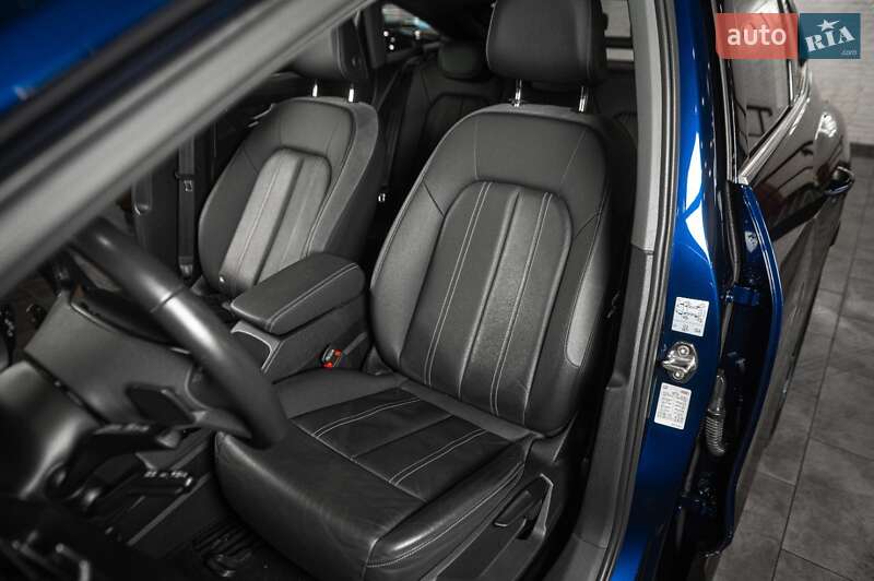 Позашляховик / Кросовер Audi Q4 e-tron 2021 в Одесі