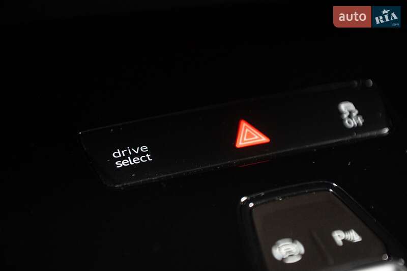 Позашляховик / Кросовер Audi Q4 e-tron 2021 в Одесі