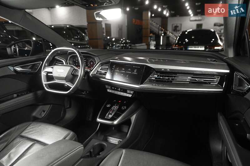 Позашляховик / Кросовер Audi Q4 e-tron 2021 в Одесі