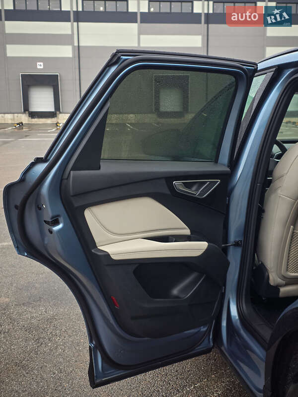 Позашляховик / Кросовер Audi Q4 e-tron 2022 в Києві