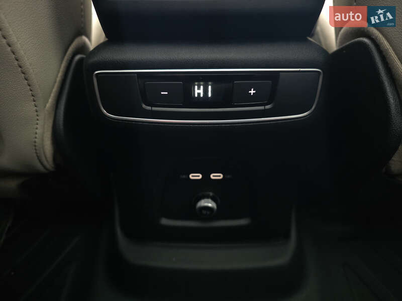 Позашляховик / Кросовер Audi Q4 e-tron 2022 в Києві