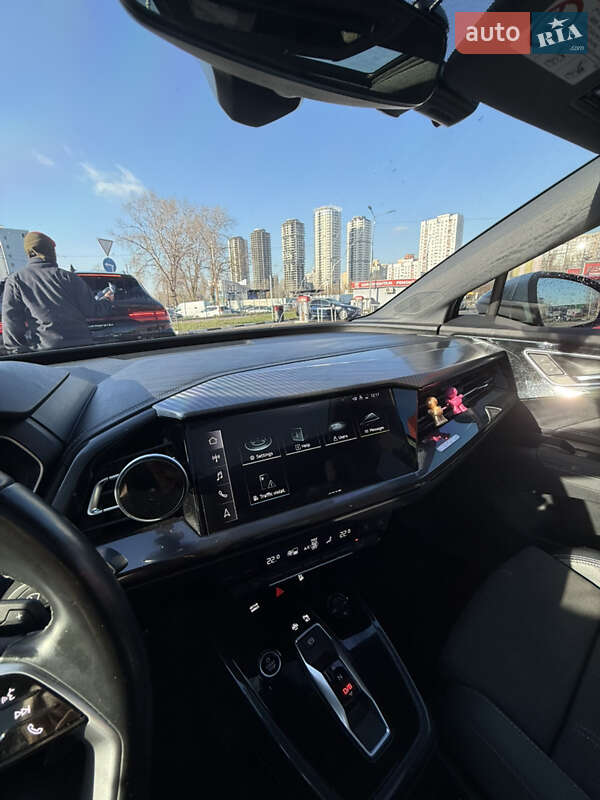 Позашляховик / Кросовер Audi Q4 e-tron 2022 в Києві