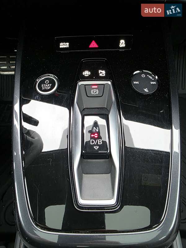 Внедорожник / Кроссовер Audi Q4 e-tron 2023 в Киеве