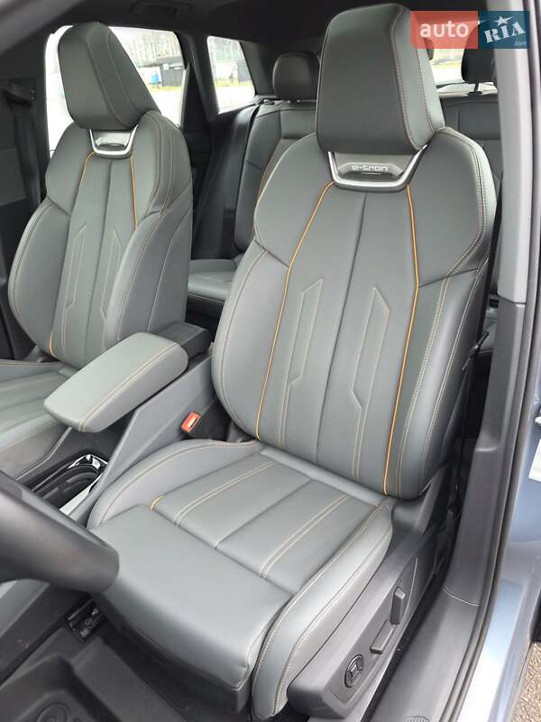 Внедорожник / Кроссовер Audi Q4 e-tron 2023 в Киеве