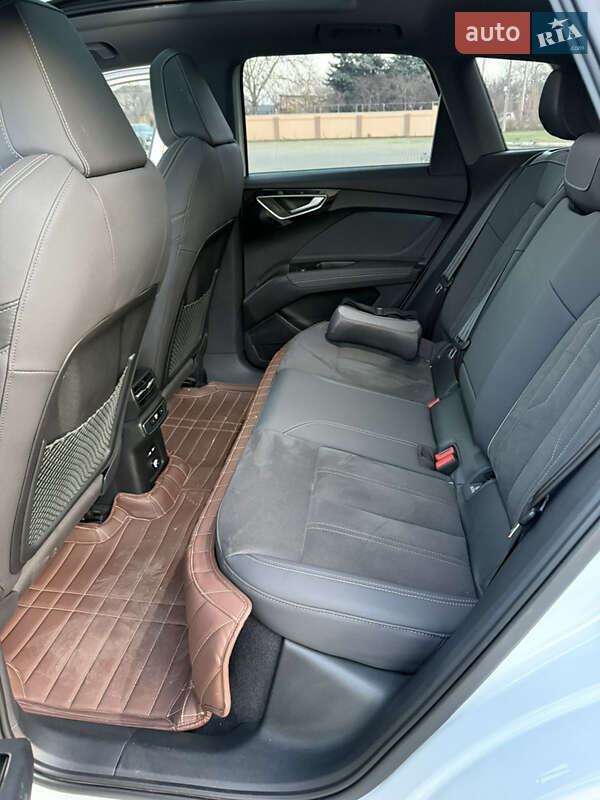 Внедорожник / Кроссовер Audi Q4 e-tron 2023 в Одессе