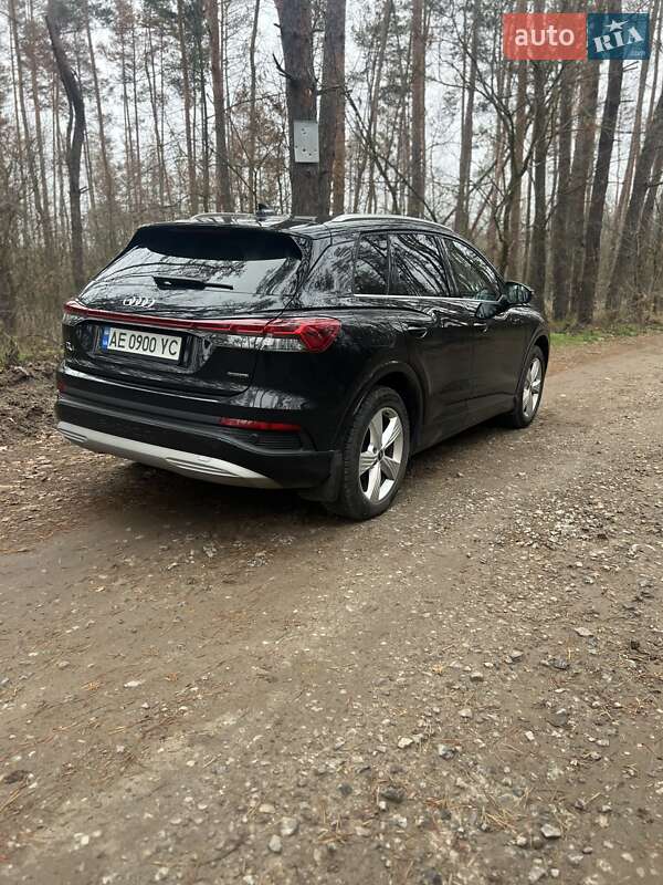 Позашляховик / Кросовер Audi Q4 e-tron 2022 в Дніпрі