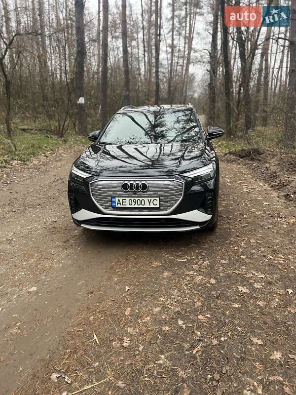 Позашляховик / Кросовер Audi Q4 e-tron 2022 в Дніпрі