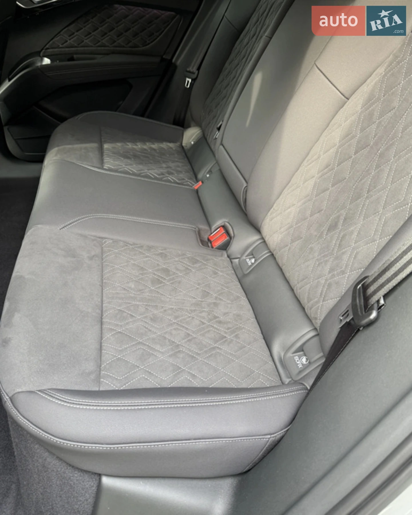 Audi Q4 e-tron 2025 VIN LFVVB9G35S5231219 фото оголошення 12 з 16