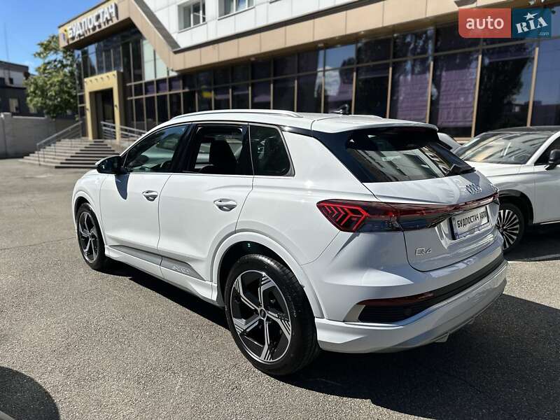 Позашляховик / Кросовер Audi Q4 e-tron 2023 в Києві