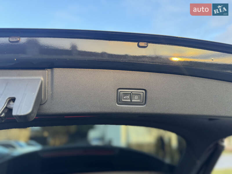 Позашляховик / Кросовер Audi Q4 e-tron 2022 в Рівному