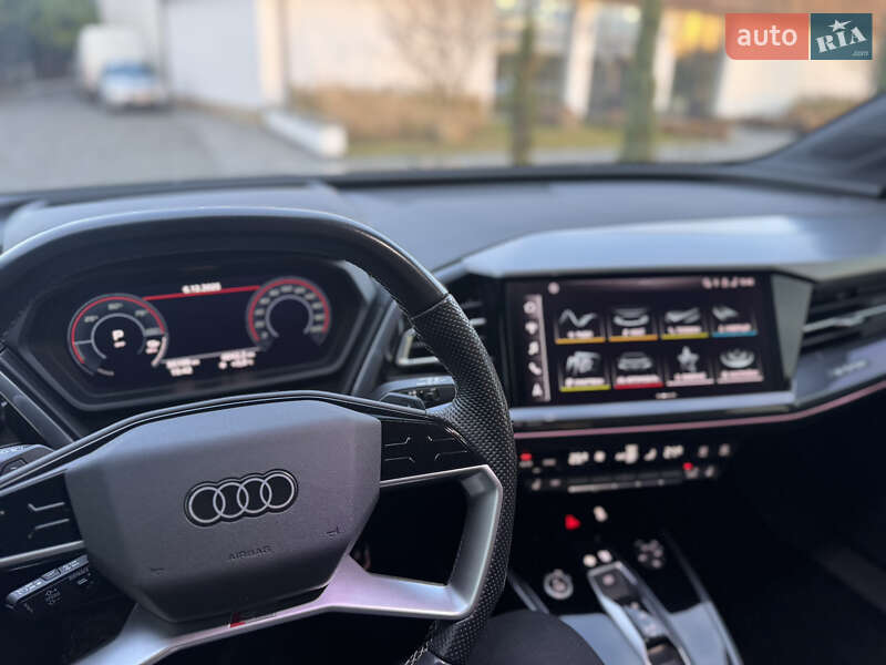 Позашляховик / Кросовер Audi Q4 e-tron 2022 в Рівному