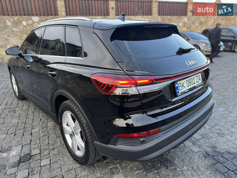 Позашляховик / Кросовер Audi Q4 e-tron 2022 в Рівному