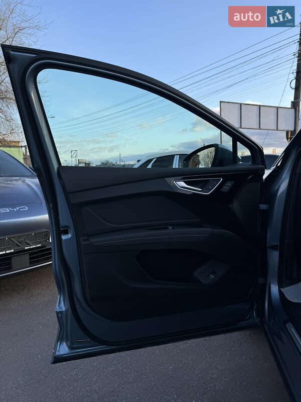 Внедорожник / Кроссовер Audi Q4 e-tron 2023 в Киеве фото 14 Внедорожник / Кроссовер Audi Q4 e-tron 2023 в Киеве