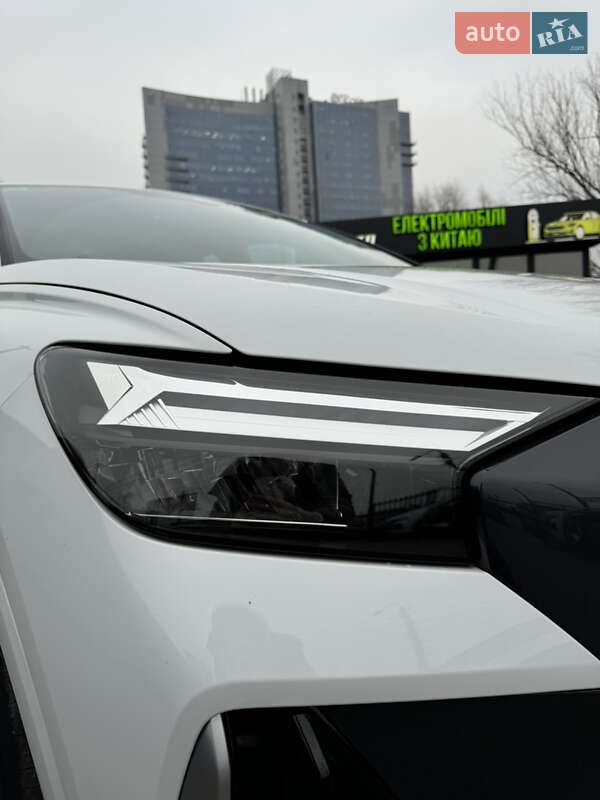 Внедорожник / Кроссовер Audi Q4 e-tron 2023 в Киеве фото 8 Внедорожник / Кроссовер Audi Q4 e-tron 2023 в Киеве