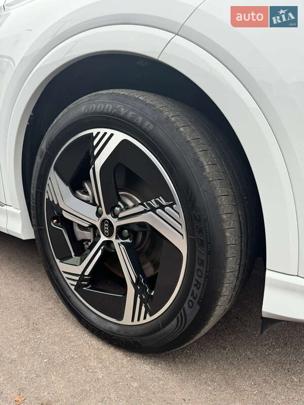 Внедорожник / Кроссовер Audi Q4 e-tron 2023 в Киеве фото 15 Внедорожник / Кроссовер Audi Q4 e-tron 2023 в Киеве