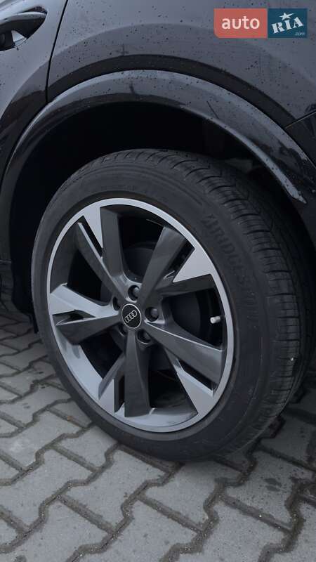 Внедорожник / Кроссовер Audi Q4 e-tron 2024 в Львове