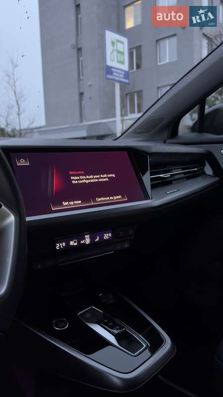 Внедорожник / Кроссовер Audi Q4 e-tron 2024 в Львове