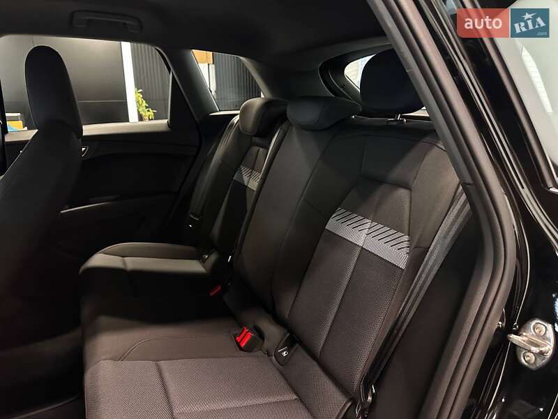 Внедорожник / Кроссовер Audi Q4 e-tron 2022 в Львове