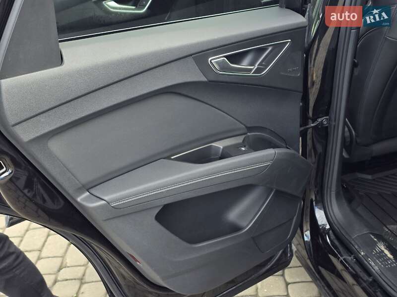 Внедорожник / Кроссовер Audi Q4 e-tron 2023 в Тернополе