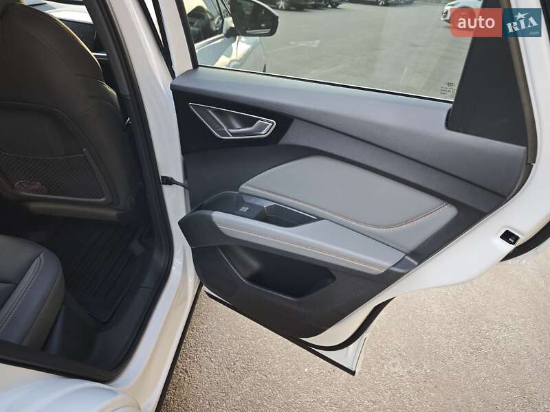 Внедорожник / Кроссовер Audi Q4 e-tron 2023 в Киеве фото 11 Внедорожник / Кроссовер Audi Q4 e-tron 2023 в Киеве