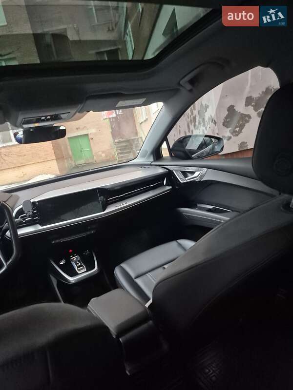 Позашляховик / Кросовер Audi Q4 e-tron 2021 в Полтаві