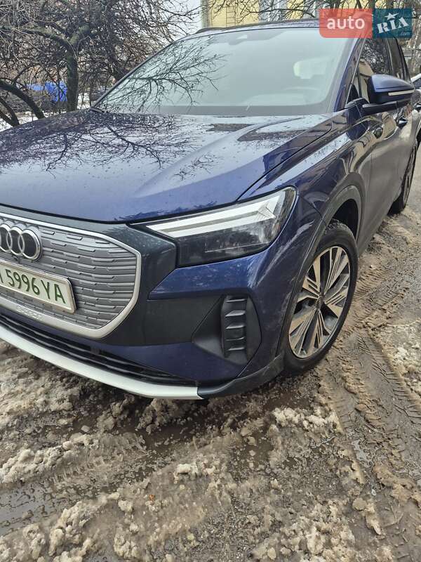 Позашляховик / Кросовер Audi Q4 e-tron 2021 в Полтаві