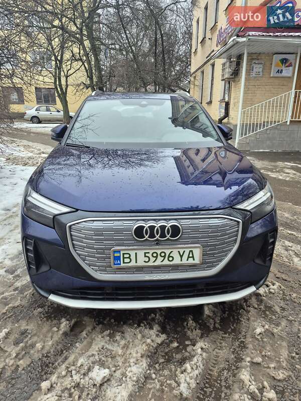 Позашляховик / Кросовер Audi Q4 e-tron 2021 в Полтаві