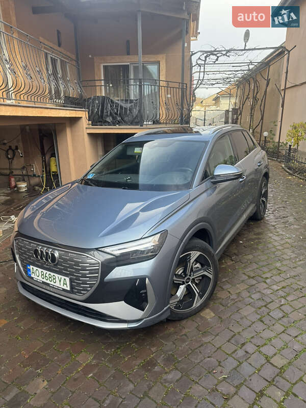Внедорожник / Кроссовер Audi Q4 e-tron 2024 в Мукачево