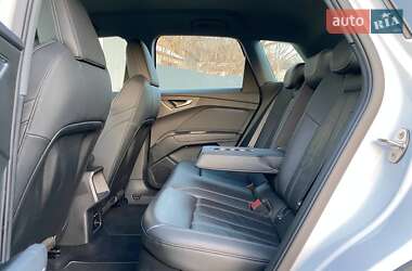 Позашляховик / Кросовер Audi Q4 e-tron 2022 в Києві