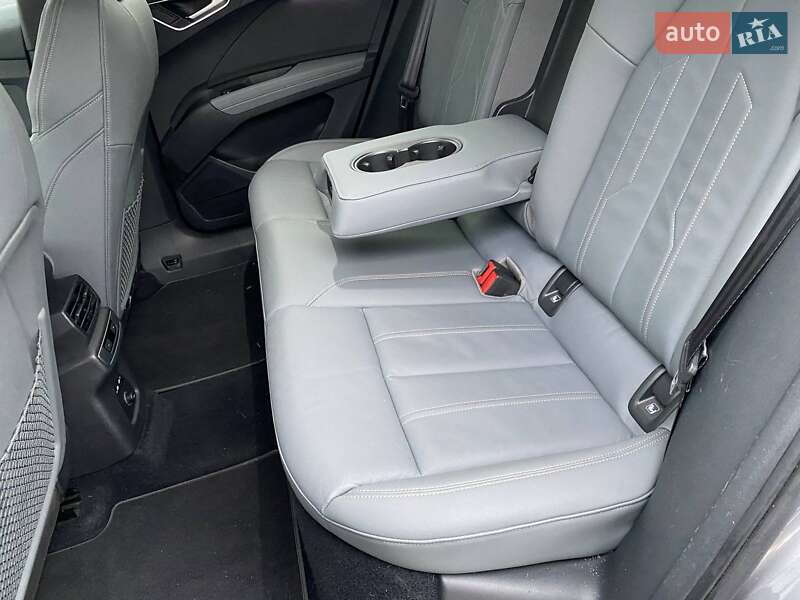 Внедорожник / Кроссовер Audi Q4 e-tron 2021 в Киеве