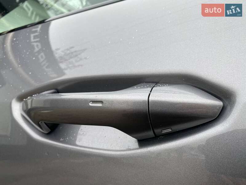 Внедорожник / Кроссовер Audi Q4 e-tron 2021 в Киеве