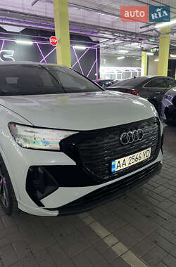 Позашляховик / Кросовер Audi Q4 e-tron 2023 в Києві