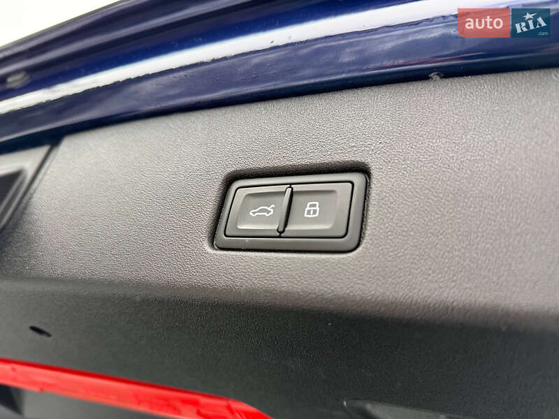 Позашляховик / Кросовер Audi Q4 e-tron 2021 в Дніпрі