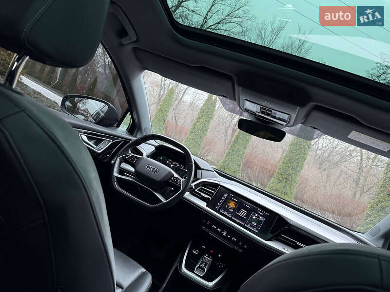 Позашляховик / Кросовер Audi Q4 e-tron 2021 в Дніпрі