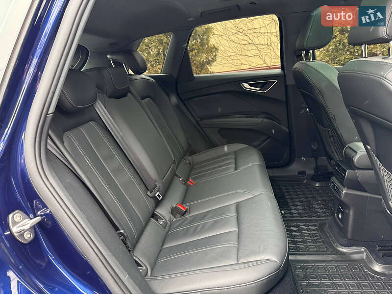 Позашляховик / Кросовер Audi Q4 e-tron 2021 в Дніпрі