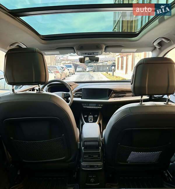 Внедорожник / Кроссовер Audi Q4 e-tron 2022 в Каменец-Подольском