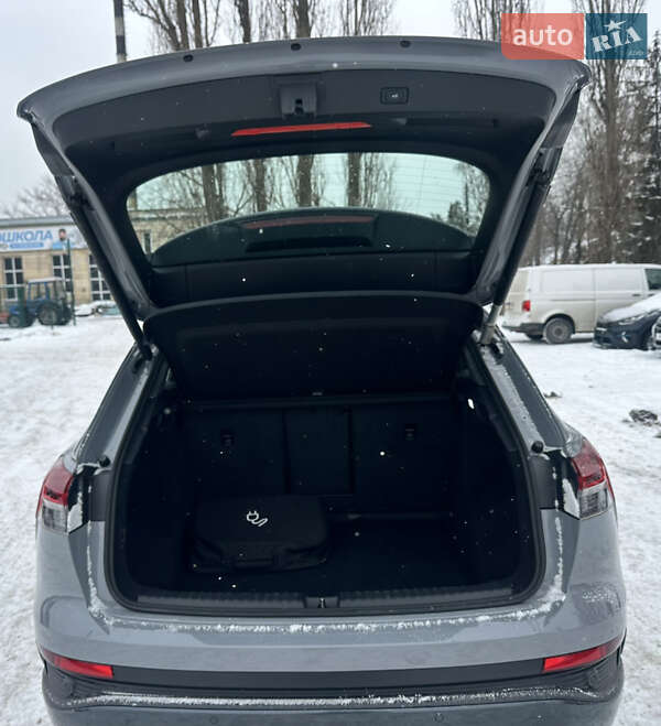 Внедорожник / Кроссовер Audi Q4 e-tron 2021 в Киеве