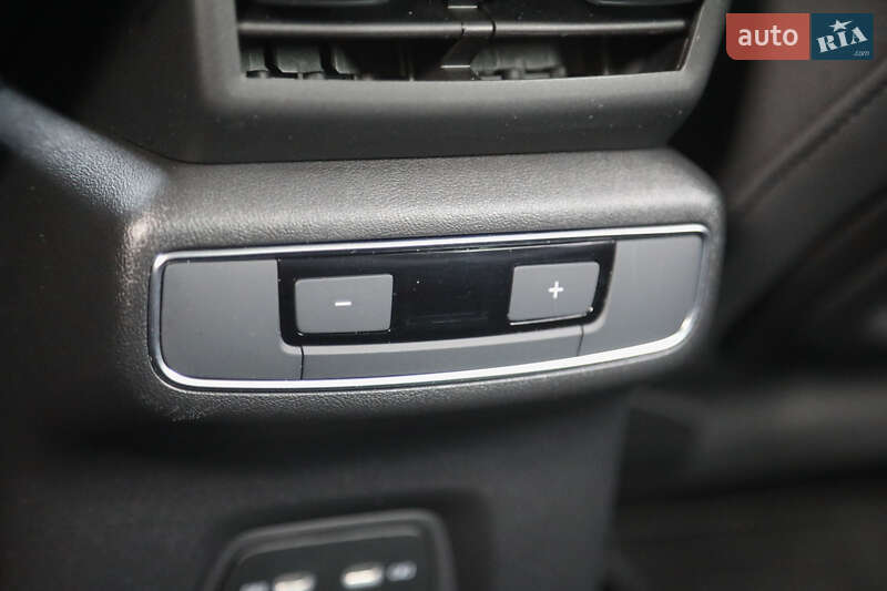 Внедорожник / Кроссовер Audi Q4 e-tron 2023 в Харькове фото 25 Внедорожник / Кроссовер Audi Q4 e-tron 2023 в Харькове