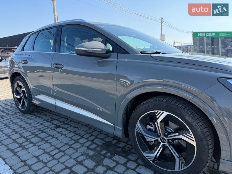 Внедорожник / Кроссовер Audi Q4 e-tron 2025 в Львове